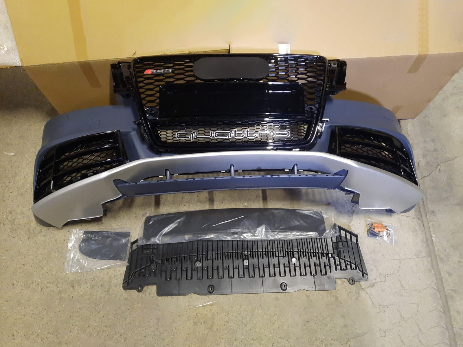 Audi A5 Pre-Facelift 8T 2008-2011 Front Bumper RS5 Black Quattro Style